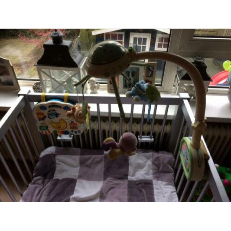 Box Zilver met matras,boxkleden,muziekmobiel en boxspeelgoed