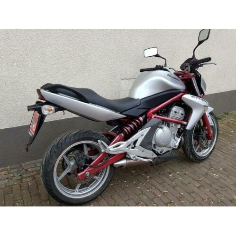 Kawaski ER 6 n / ER6n / ER-6n Zilver-rood A2 mogelijk (2006)