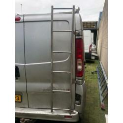 Rvs imperiaal en trap voor opel vivaro renault trafic en ni