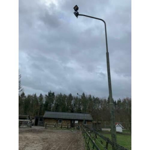 Paardenbak lichtmast 4 st met 8 led lampen