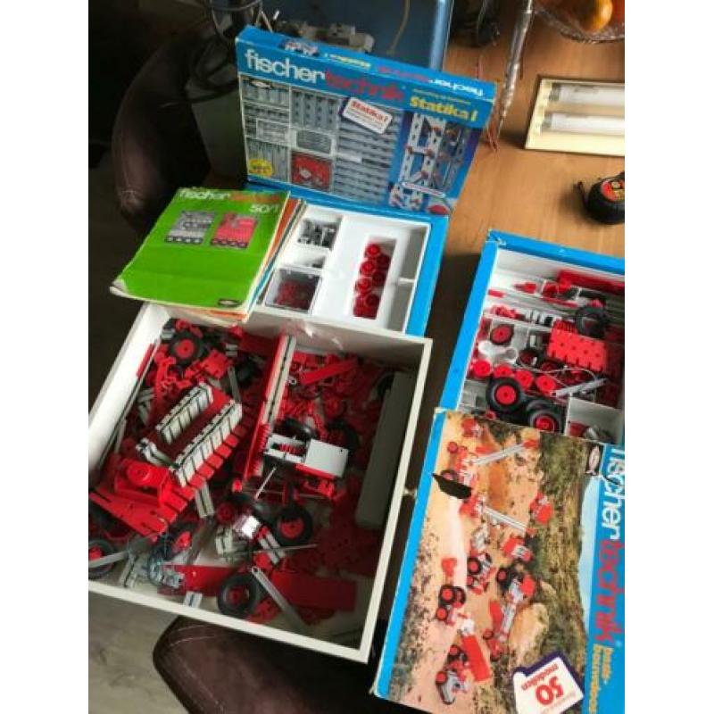 PArtij fisher technik 2 dozen en een la vol + boekjes Motor