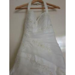 Trouwjurk merk: amelie kleur: gebroken wit maat 38 t/m 42