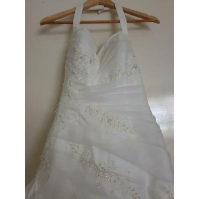 Trouwjurk merk: amelie kleur: gebroken wit maat 38 t/m 42