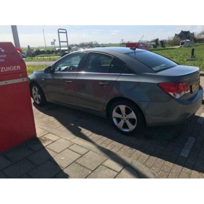 Chevrolet Cruze 1.8 AUT 2010 Grijs