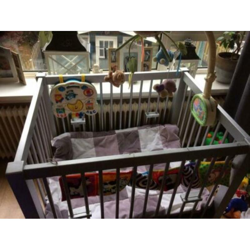 Box Zilver met matras,boxkleden,muziekmobiel en boxspeelgoed