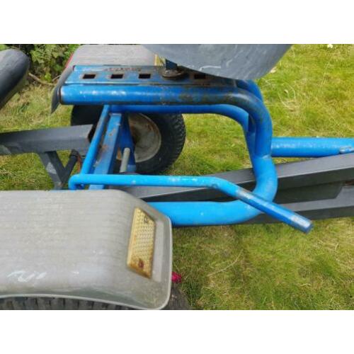 Blauwe skelter met duozit