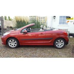 Peugeot 207 CC 1.6 HDiF supergave cabrio met leder,trekhaak