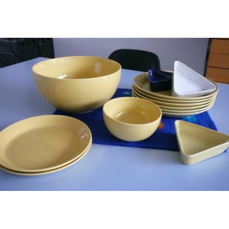 Arabia teema borden en schalen servies geel
