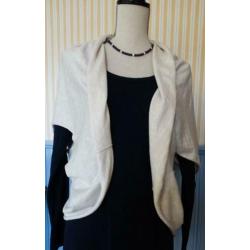 elegant beige vestje van stevige gebreide tricot - one size