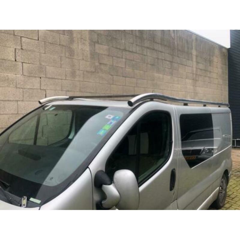 Rvs imperiaal en trap voor opel vivaro renault trafic en ni