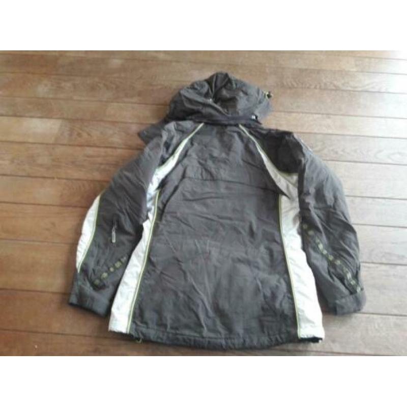 Bruine outdoorjas maat S