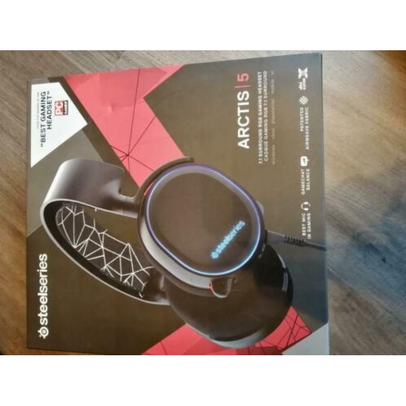 Steel series ARCTIS 5 met steun