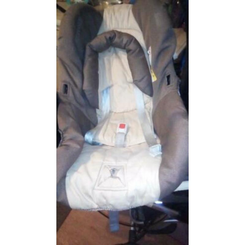 Te koop 3 in 1 kinderwagen merk quinny