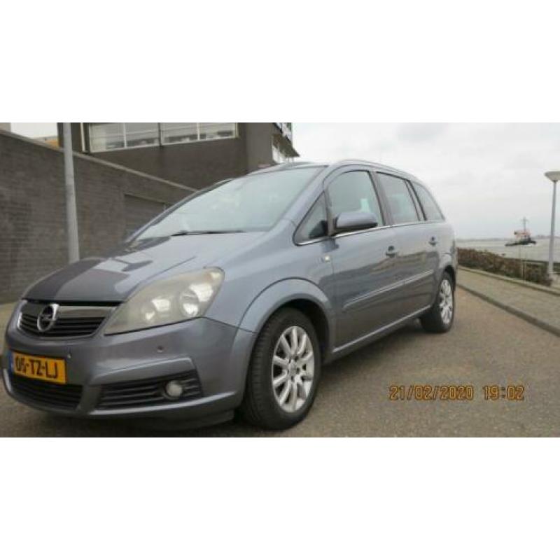 Opel Zafira 2.2 2007 Grijs