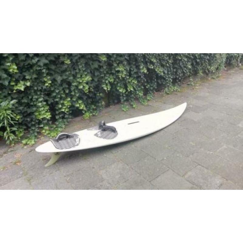 2 surfboards inclusief zeilen giek en mast