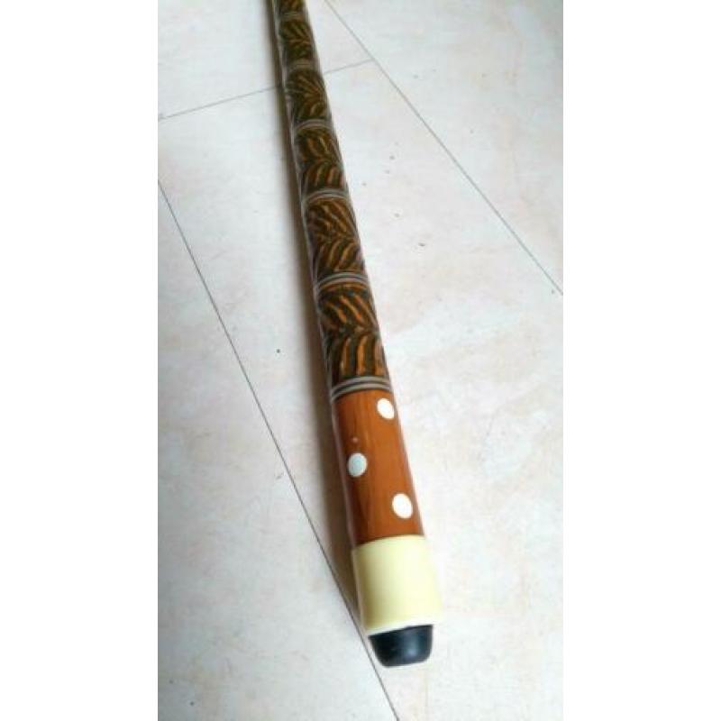 Mooie tweedelige keu met etui. Lengte 140cm. Gew. 555gr