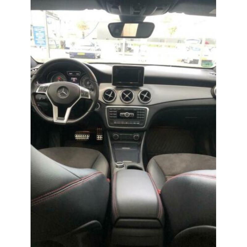 Mercedes CLA-Klasse 200 1.6 115KW 7G-DCT (aut) 2014 Wit