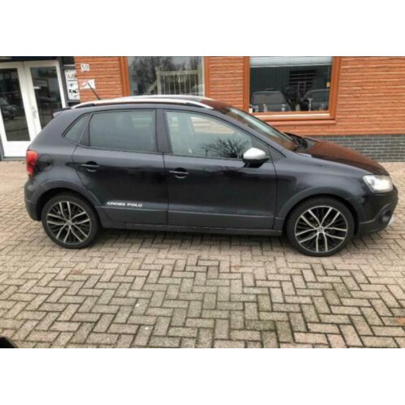 Volkswagen Polo 1.6 TDI DSG 2010 Zwart