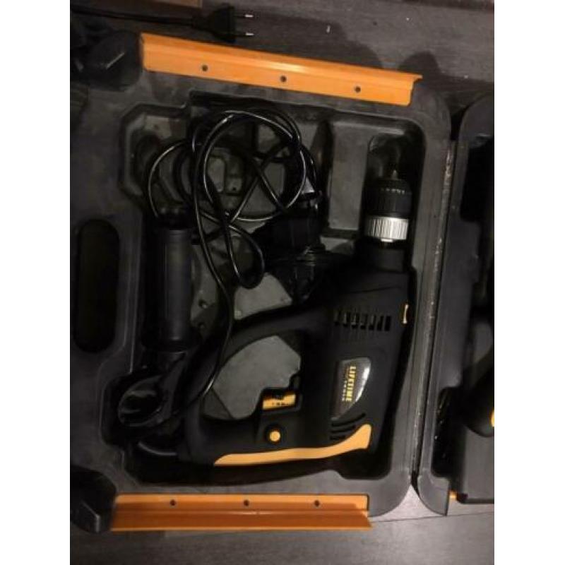 Boormachine compleet 1100 watt met schroeftol