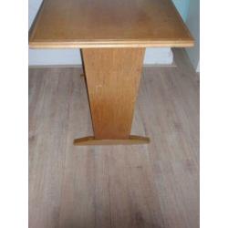Tafeltje bijzettafeltje hout strak model jaren 50 Vintage