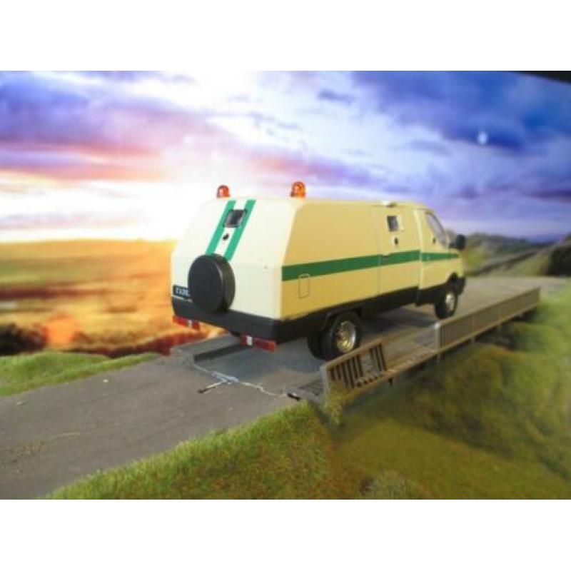 1/43 GAZ 3302 Ratnik Geldtransport - DeA Renault DAF / LDV
