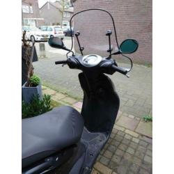 Yamaha Neos 4T injectie (2015) inclusief windscherm en koffe