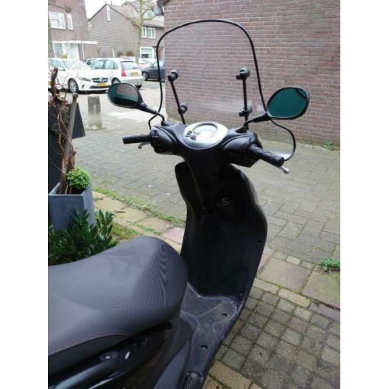 Yamaha Neos 4T injectie (2015) inclusief windscherm en koffe