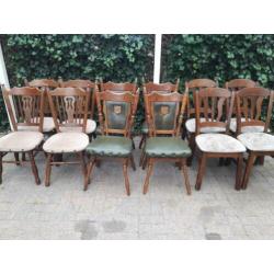 22 stoelen eiken stof mohair . stoelen