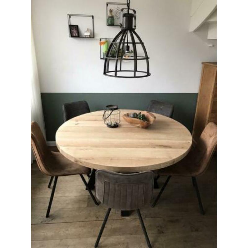 Eiken tafel