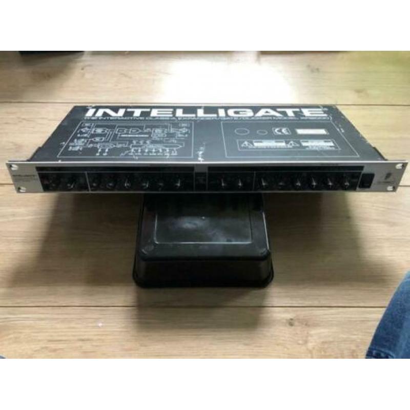 Behringer intelligate
