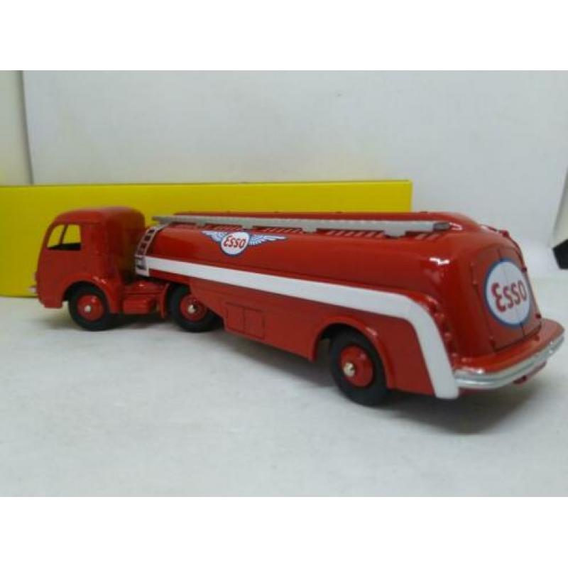 Panhard Esso citerne tanker Dinky toys atlas Pol