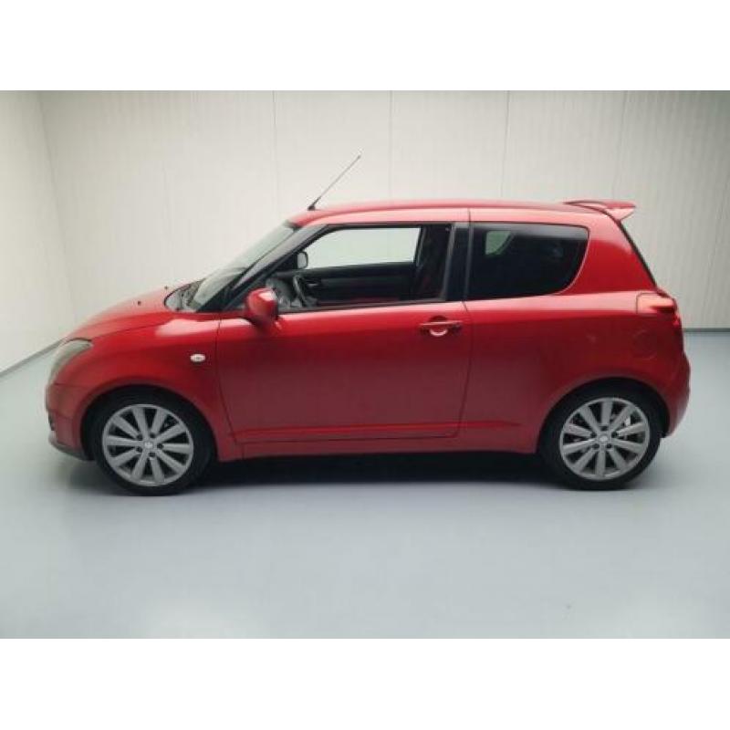 Suzuki Swift 1.6 Sport 125 PK, Airco, Navigatie, Lm velgen 1
