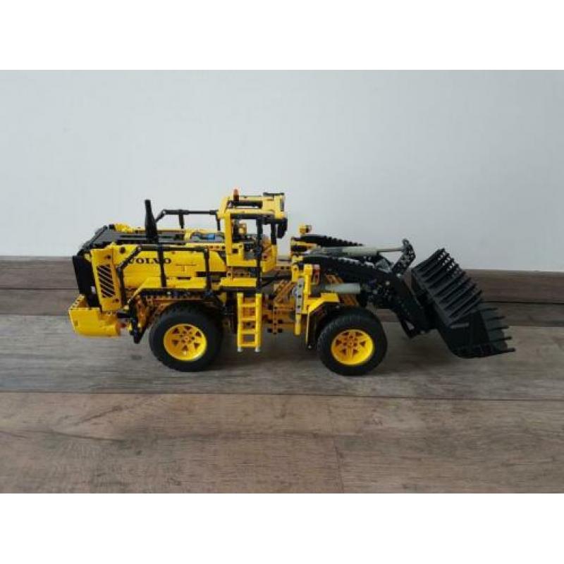 Lego technic 42030 loader