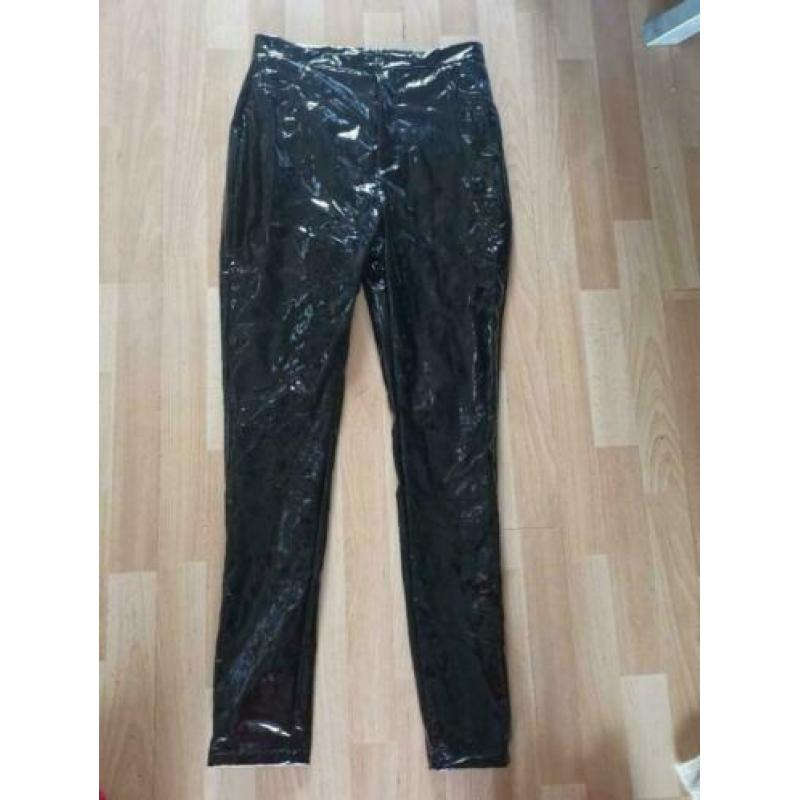 PVC (latexlook) High Waist zwarte broek mt M NIEUW