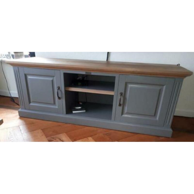 2 salontafels grijs + evt. televisiemeubel