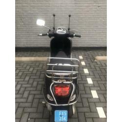 Vespa S blauw kenteken