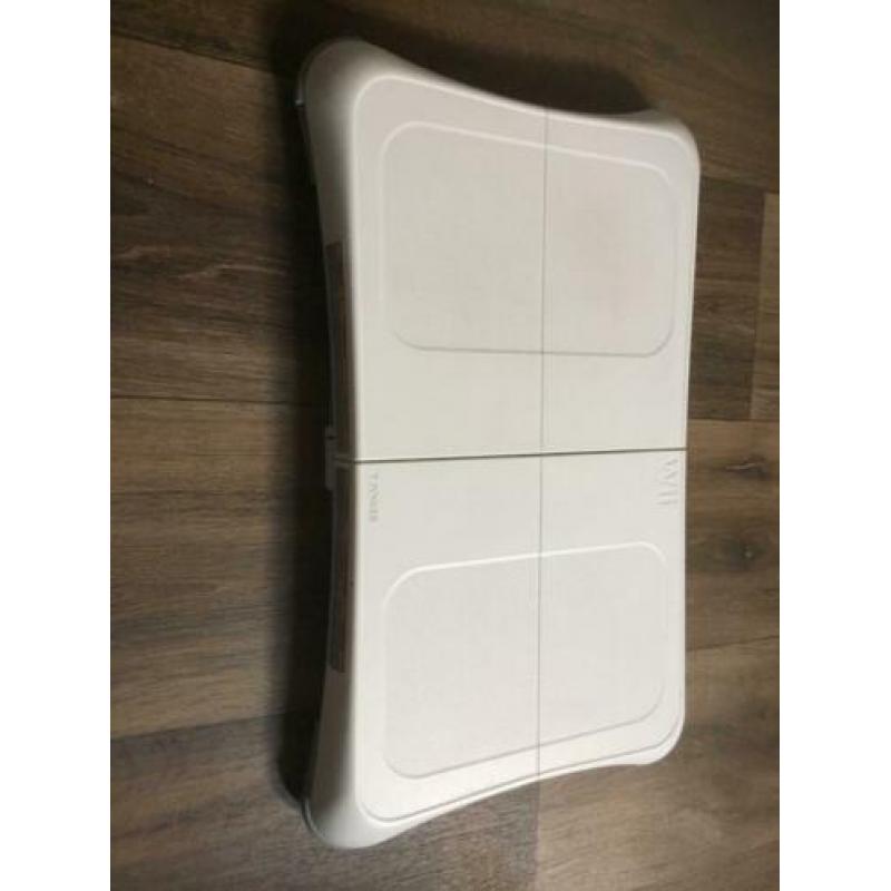 Wii te koop met alle toebehoren en 6 spellen