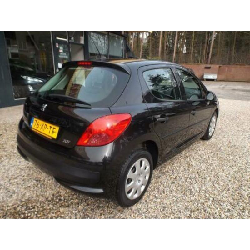 Peugeot 207 1.4 XR nieuwe koppeling zeer nette auto apk tot