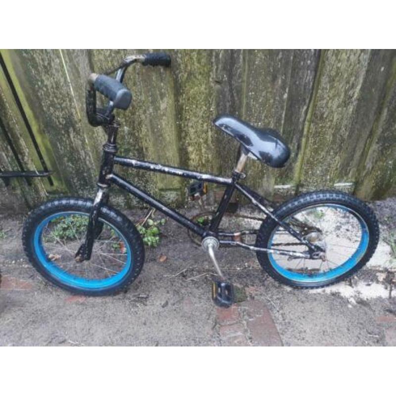 Te koop. 3x crossfiets en een step.