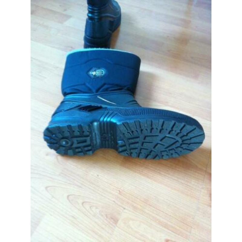 snowboots