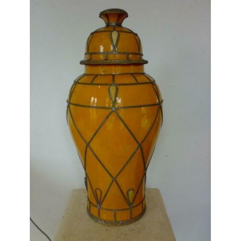 GEEL VAAS groot (met deksel) UIT AFRIKA+zilverwerk