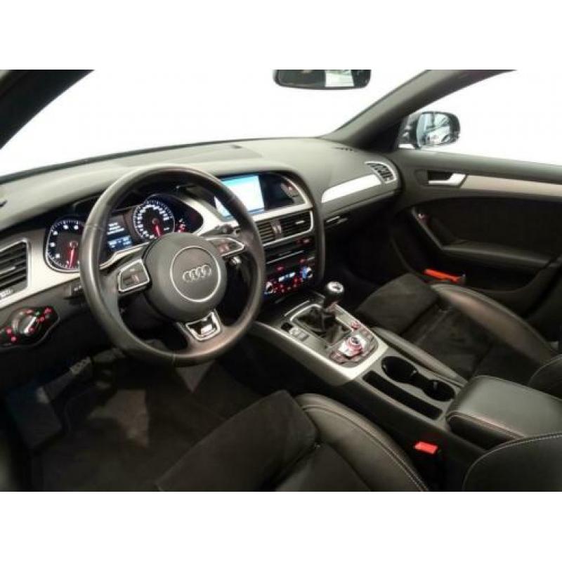 Audi A4 Sedan 1.8 TFSIE 170PK S EDITION [S-LINE], Navi, Xeno