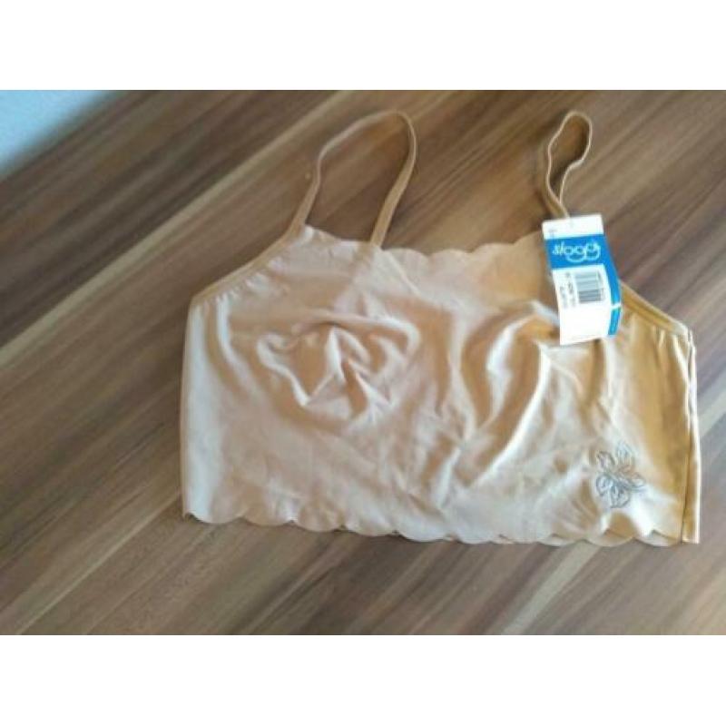 Nieuw Sloggi bh top mt M huidskleur en wit