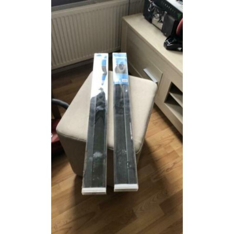 Twee nieuwe jaloezieën in verpakking