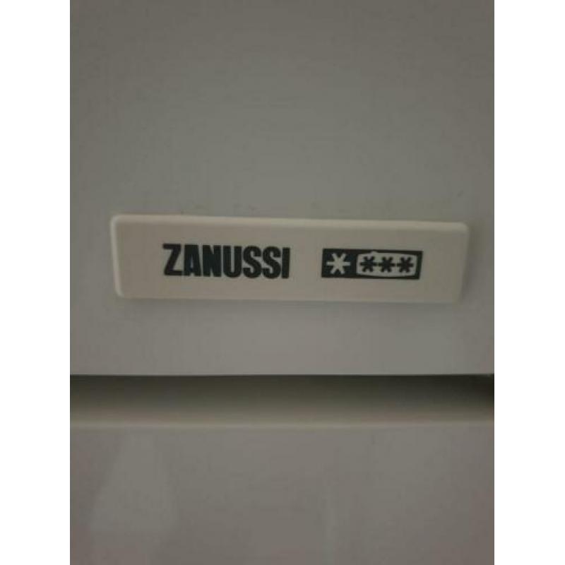 Nette Zanussi koelkast met vriezer nu 99 euro