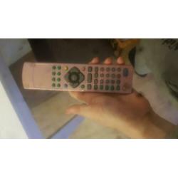 Middel grote tv met oplaad kabel en afstand bediening