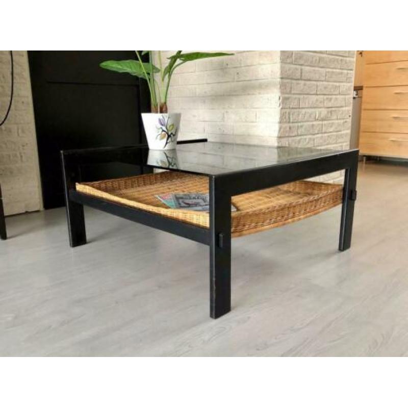 Vintage, jaren 70 salontafel met rieten mand