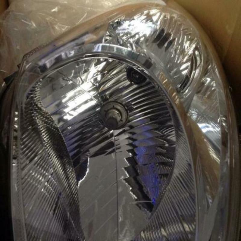 te koop suzuki swift koplampen 2012