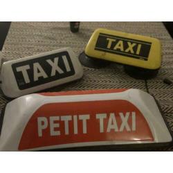 3 vrij nieuwe taxi borden