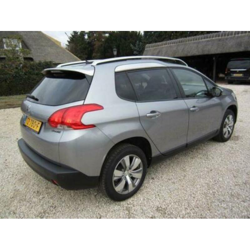 Peugeot 2008 1.2vti allure NAVI panoramadak 56000 km